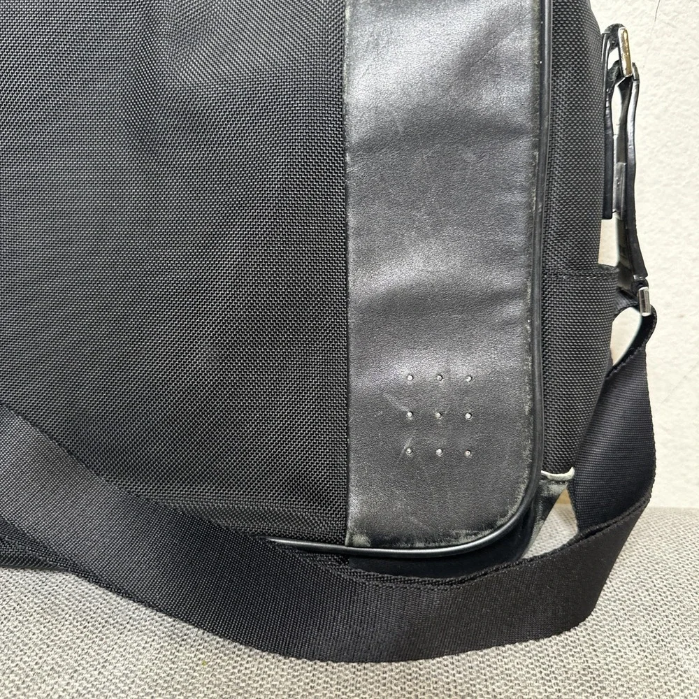 TUMI LXT Imagination Messenger Laptop Bag Black Nylon Leather Expandable 23671D
